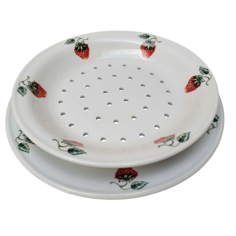 APILCO France Strawberry Porcelain Berry Colander & Plate Serving Set Vintage‎